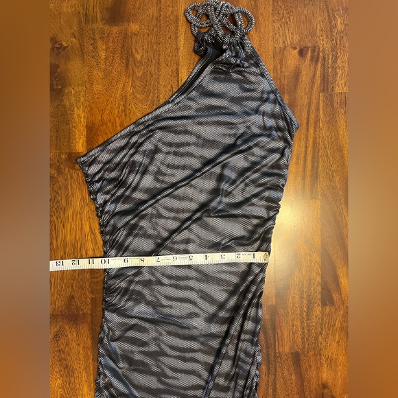 77. Symphony One-Shoulder Bandage Metallic Tiger Print Mini Dress Grey/Black (S) - Picture 13 of 15
